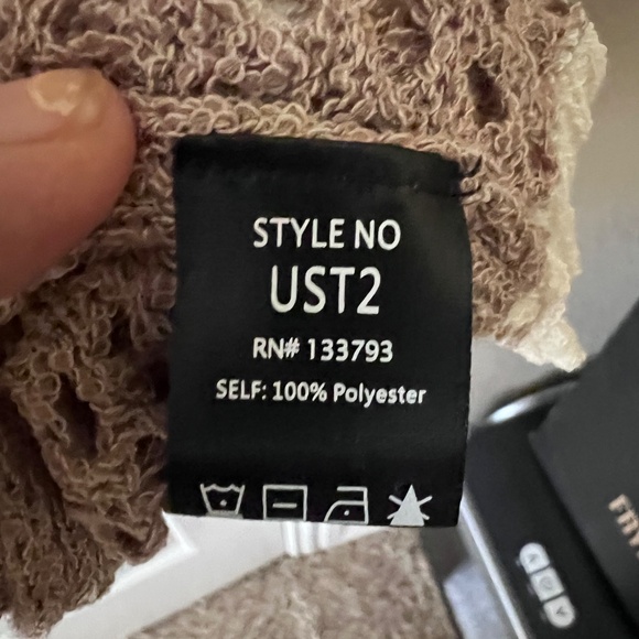 POL Open Knit Crochet Hooded Top - V-neck - Picture 9 of 10